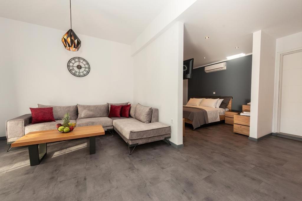 Ioulia'S Apartments Plataria Ngoại thất bức ảnh