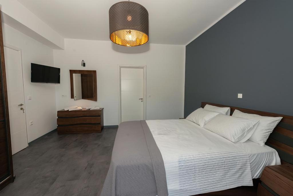 Ioulia'S Apartments Plataria Ngoại thất bức ảnh